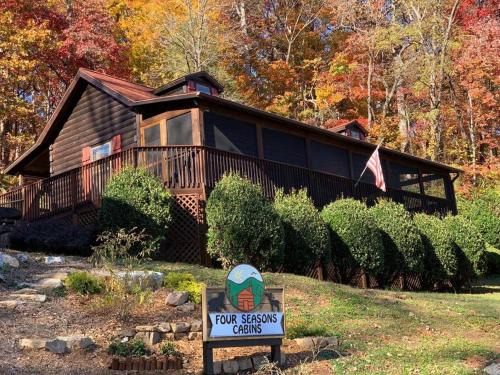 Lake Lure House | Walk to Lake Lure Chimney Rock from Autumn Splendor Cabin