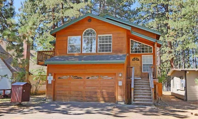 Bijou Park House | Walk to Lakeview Commons Beach - Great Mid-Town Location!