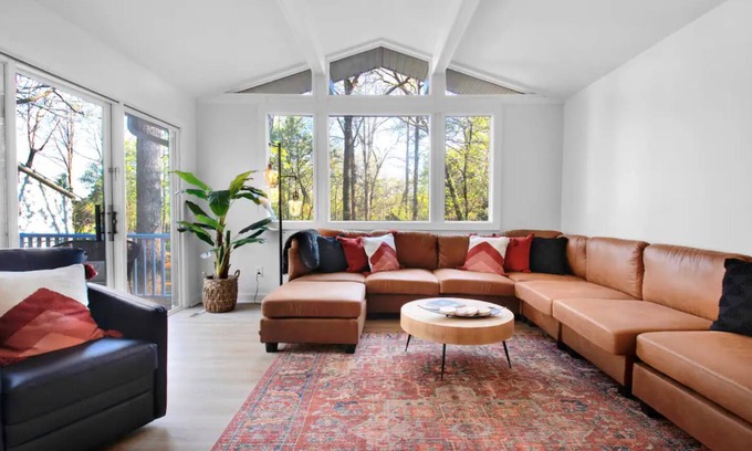 Greenville - Spartanburg House | Walk to Paris Mtn State Park Sleeps 14 King Beds Fire Pit