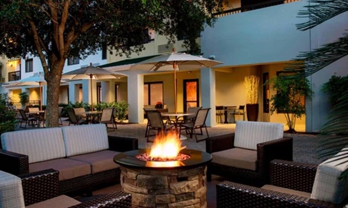 North Myrtle Beach Hotel | Walk to Shops & Restaurants From This 2 Spacious Rooms with Indoor Pool