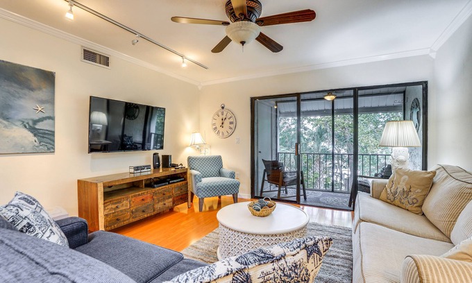 Bradenton Beach Condo | Walk to Shore: Bradenton Beach Condo w/Balcony!