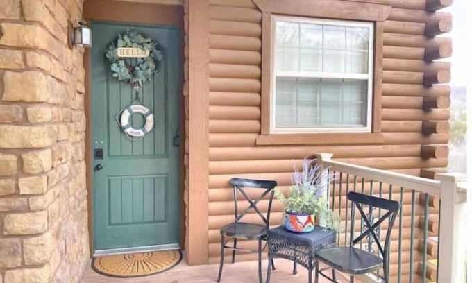 Indian Point Condo | Walk to Table Rock Lake/SDC Fireworks View!