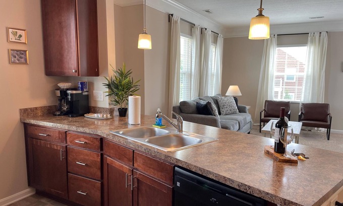 Westerville Apartment | *Walk To The Park*2BR*Washer+Dryer*Pool*Gym