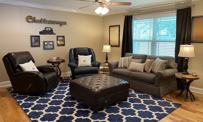 Lookout Valley Neighborhood Association House | Walk to the Venue - 10 minutes to Downtown and Lookout Mountain - biking, hiking