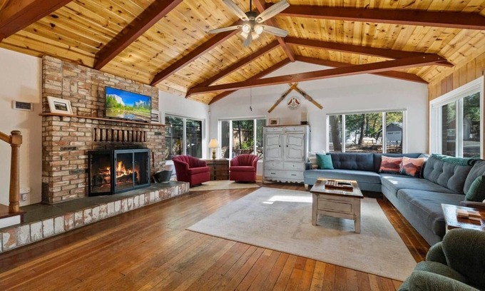 Twain Harte House | Walk to town, Lake access, Pet Friendly, King bed