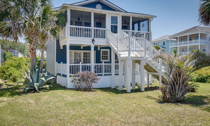 Atlantic Beach House | Walk to Water: Coastal-Chic Home Near Myrtle Beach