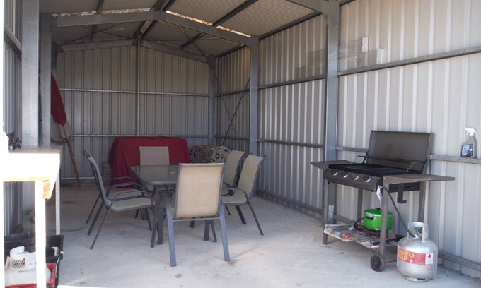 Port Vincent House | Walk to Wharf, beach and shops. Large Shed for boat or extra dining