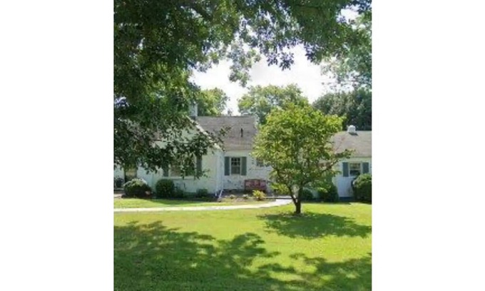 Bowling Green House | Walk to WKU from this charming one-bedroom bungalow