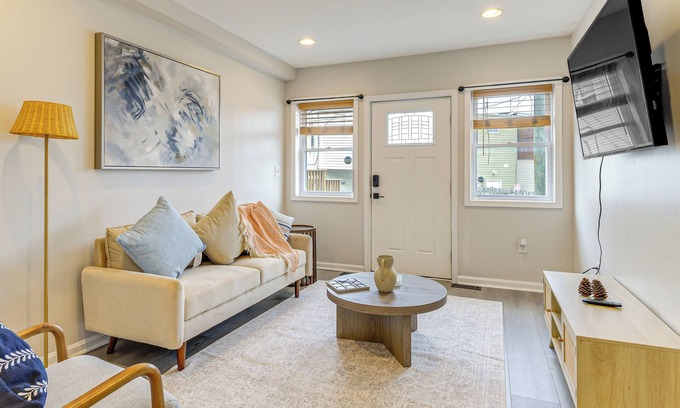 Downtown Baltimore House | Walkable Baltimore Rowhouse w/Fenced-In Patio!