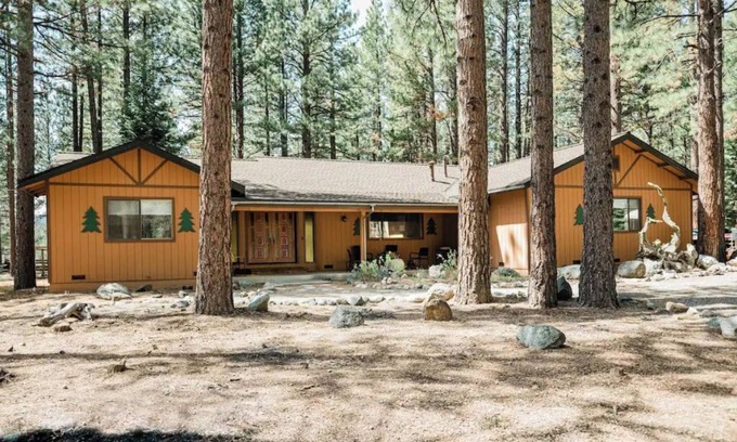 Portola House | Walker Ranch: Lost Sierra Mountain Escape