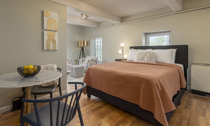 Carbondale Apartment | Walking Distance to Campus, Food & Entertainment!