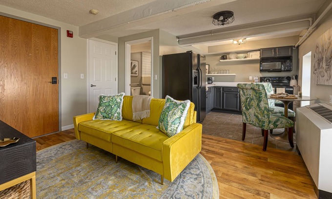 Carbondale Apartment | Walking Distance to Campus, Food & Entertainment!