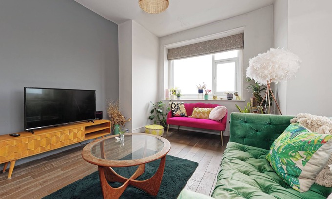 Cliftonville Cottage | WALPOLE BAY SEA VIEWS, pet friendly in Margate