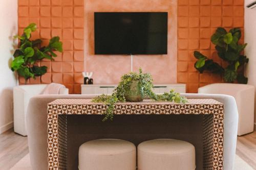 Wonder Valley House | WANDERLUST-Joshua Tree Modern-boho Escape-Stargazing and Fire Pit