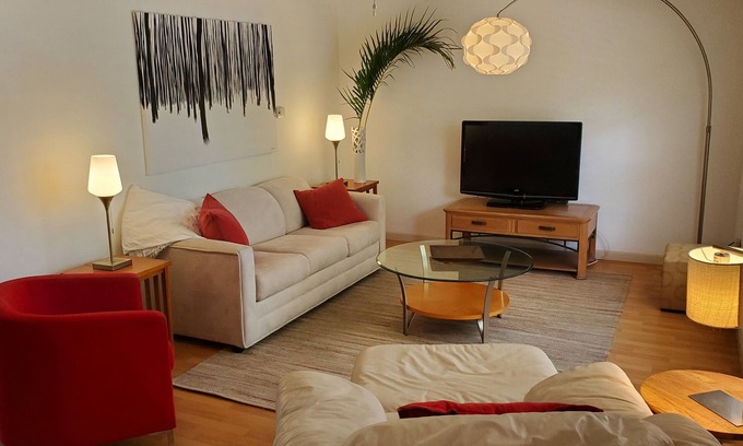 Bayou Oaks House | Warm and Inviting pet-friendly 2BR/2BA in Idyllic Bay Front Neighborhood