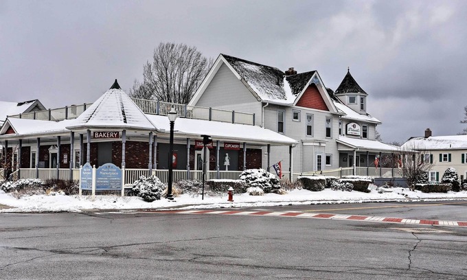 Amherst Apartment | Warm & Welcoming Suite: Amherst Historic District