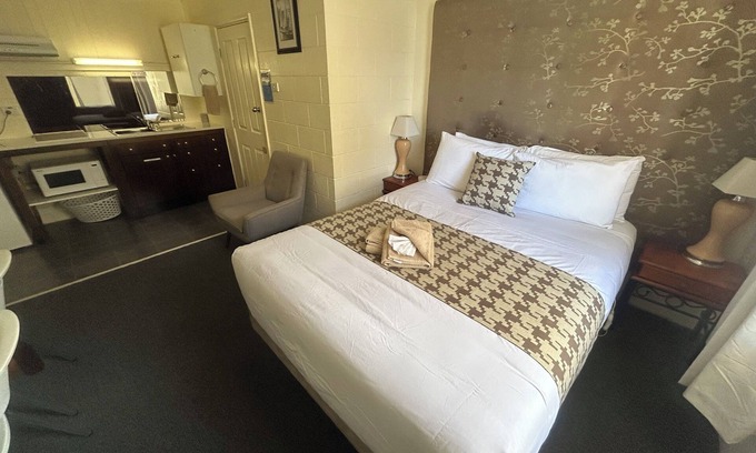 Warren Hotel | Warren Motor Inn