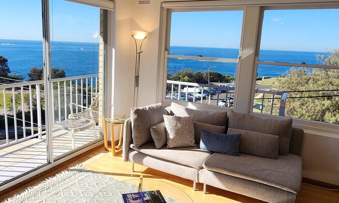 Sydney Apartment | Watch The Sunrise Over Coogee | 2 Bedrooms + Garage