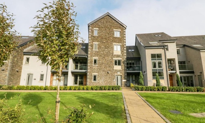 Backbarrow Apartment | Watch Tree Apartment