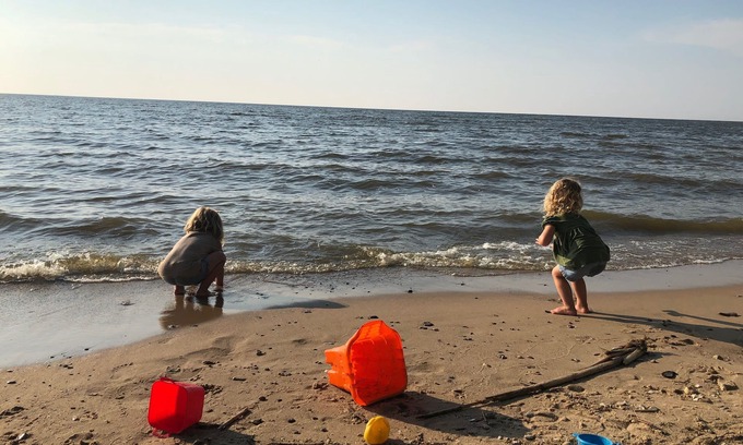 Dyckesville Cottage | Water View Cottage on Lake Michigan (Bay-side)
