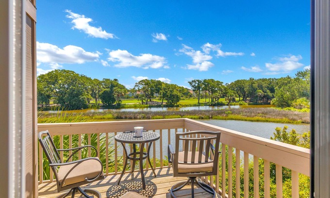 Seabrook Island House | Water Views! Modern 2BR with Loft! Pet-Friendly!