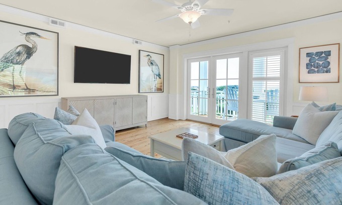 Gulf District Condo | WaterColor Beachside #4- 3 BR, WaterColor Beach Club, Golf Cart, Gulf Front, 2 min to Seaside