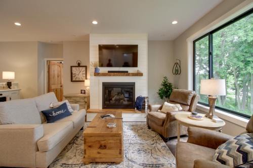 Alexandria House | Watercraft and Dock Lakefront Retreat in Alexandria