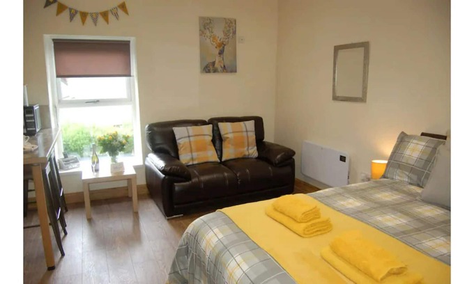 Coelbren Apartment | Waterfall country Apartments pen y fan