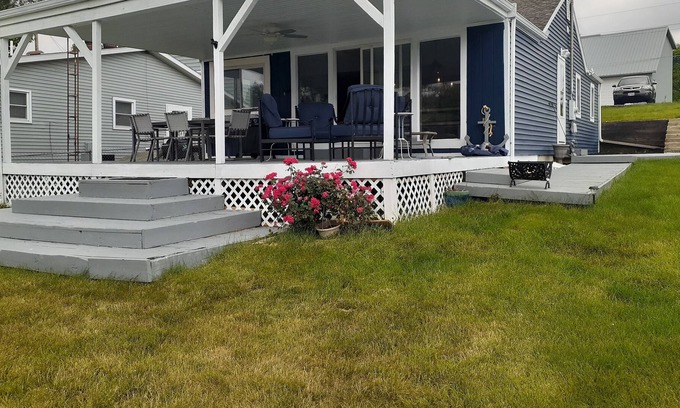 Lakeview House | Waterfront 2 BR, 2 Bath Cottage; Fully Remodeled with Free Dock