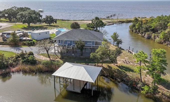 Ocean Springs Cottage | Waterfront, 2 Docks, 3 Bed, 4 Bath, Amazing Gulf View. An incredible experience!