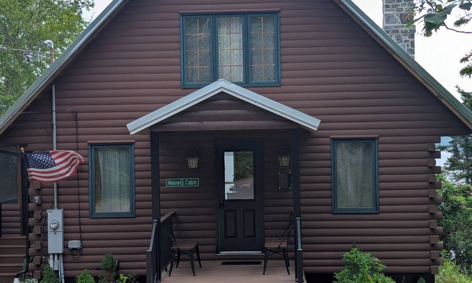 Lubec Cabin | Waterfront cabin/Military discount/Kayaks/Fire pit/beach/No pet fee/deck