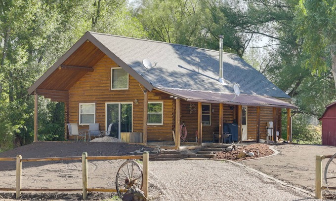 Sheridan Cabin | Waterfront Cabin w/Bighorn Mountain Views!