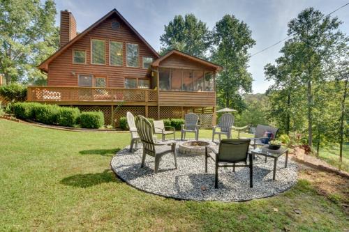 Wiley House | Waterfront CasAbella Cottage with Kayaks and Fishing