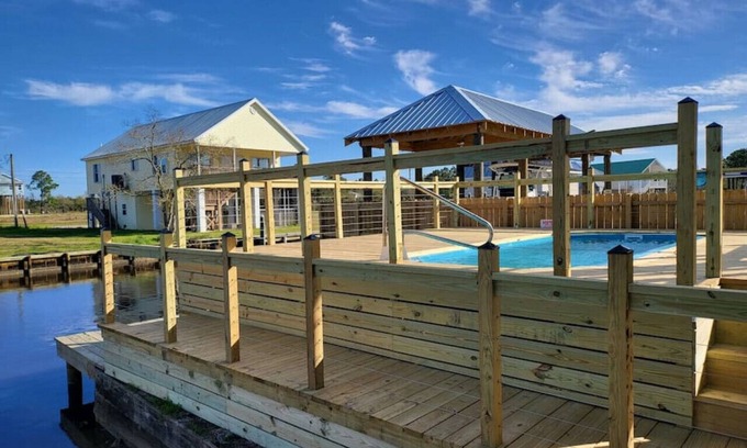 Shoreline Park House | Waterfront Comfort With Pool - Sleeps 8!