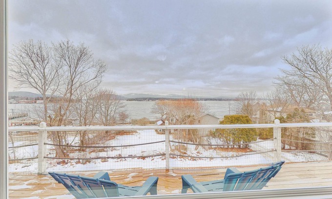 Manset House | Waterfront cottage with large deck- amazing harbor views w/studio add on option