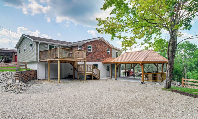 Cub Run House | Waterfront Escape in Cub Run w/Deck & Hot Tub!