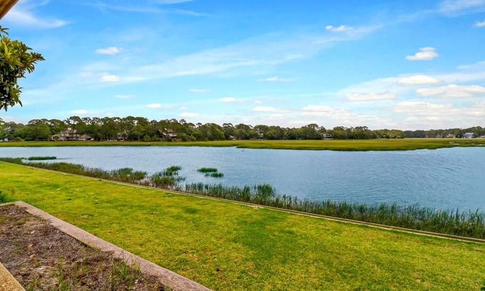 South Beach Villa | Waterfront Four Bedroom Townhome ~ Stunning Views ~ Porch with Water View