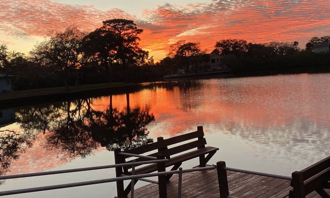 Grand View Park House | Waterfront House sleeps 6