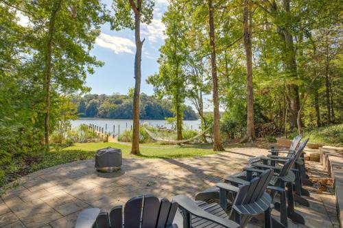 Lusby House | Waterfront Lusby Escape with Fire Pit and Kayaks!