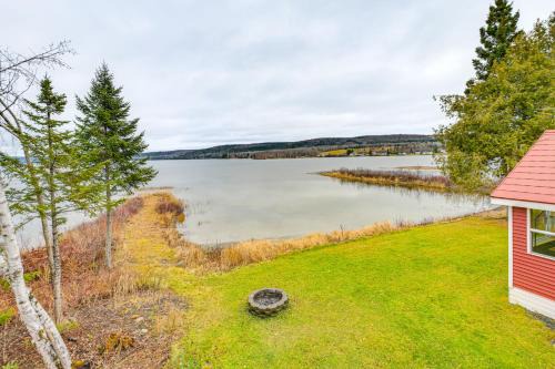 Sinclair House | Waterfront Oasis Family Retreat on Long Lake!