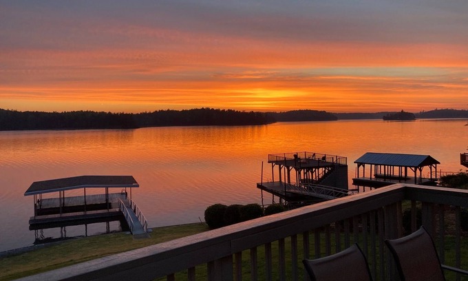 Nebo House | Waterfront on Pristine Lake James