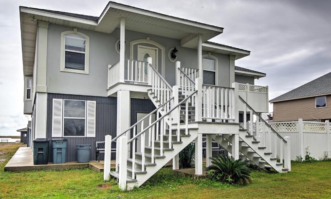 Slidell House | Waterfront Slidell Home with Boat Dock and Canal View!