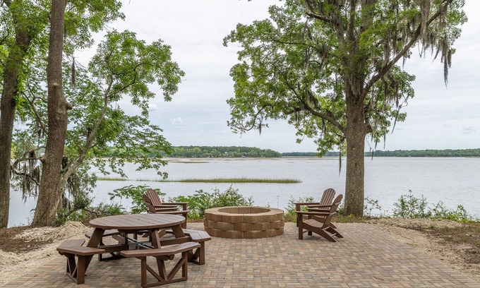 Seabrook House | Waterfront Tiny Home 1bedroom