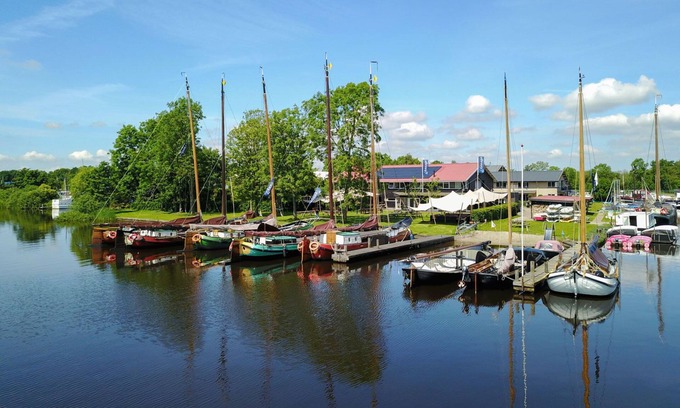 Eernewoude Villa | Waterfront villa, private beach - Fries National Park