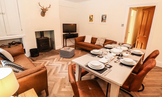 Waterhead Cottage | WATERHEAD COTTAGE, pet friendly, with open fire in Ambleside