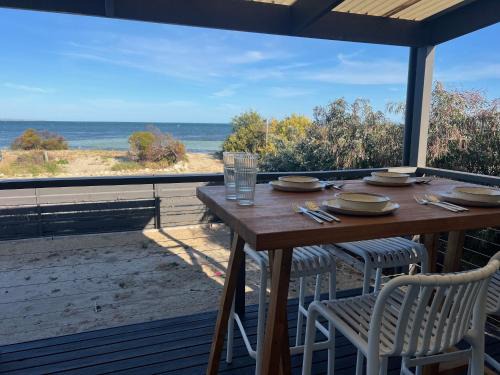 Warrenben House | Waters Edge