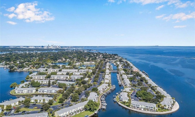St. Petersburg Condo | Waterside 5172 Coquina