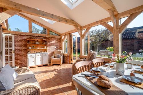 Irstead House | Watts Cottage