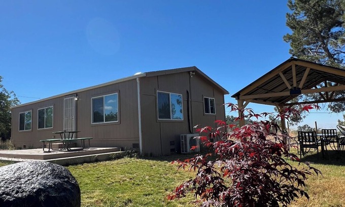 Squaw Valley House | We are 35 min. From the entrance to KINGS CANYON & SEQUOIA NATIONAL PARK