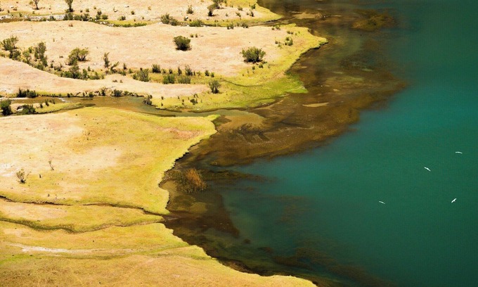 Lathrop House | We offer a healthy mix of delicious, fresh and free breakfast options.